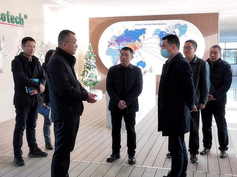 徽州區(qū)區(qū)長(zhǎng)汪長(zhǎng)劍一行蒞臨華塑公司調(diào)研 http://www.teacher910.com.cn/hsdt/173.html