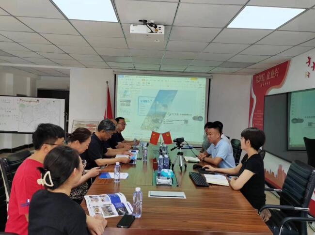 遼寧省測繪地理信息學會理事長楊國范、秘書長高振東一行到公司參觀指導